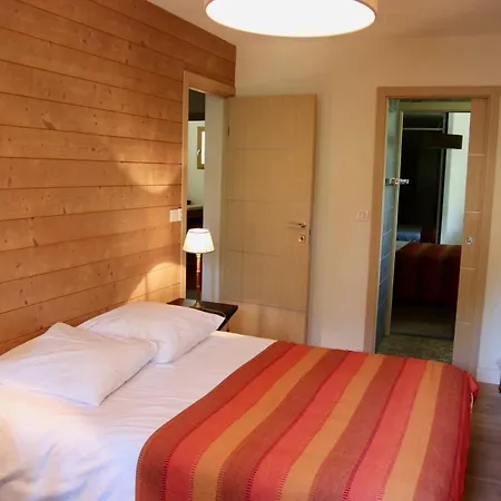 别墅 Stunning High Standard Villa, Heated Pool +aircon *